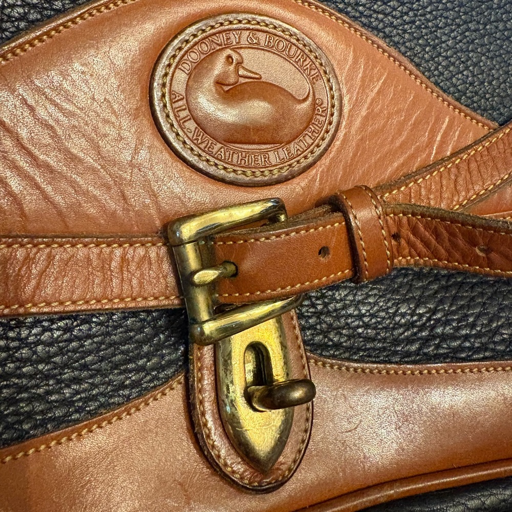 Vintage Dooney & Bourke Leather Messenger Bag - Picture 10 of 11